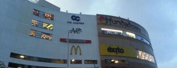 Centro Comercial Fundadores is one of MANIZALES.