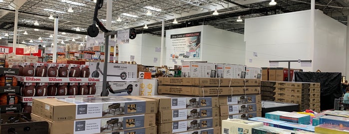 Costco is one of Raadさんのお気に入りスポット.