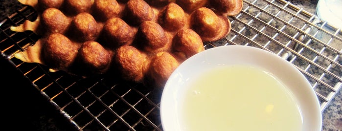 Eggtalk is one of Hanoi food lover.