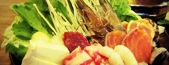 Yakiniku Shiki Restaurant is one of Hanoi food lover.