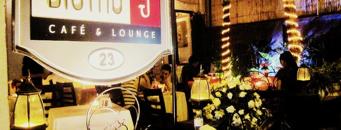 Bistro S Café & Lounge is one of Hanoi food lover.