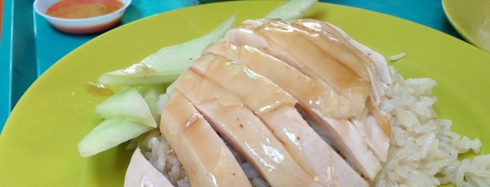 Tian Tian Hainanese Chicken Rice is one of Sing flings.