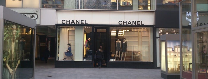 Chanel Boutique is one of Shopping / Einkaufen in Düsseldorf.