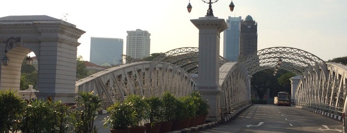 Anderson Bridge is one of Singapore.