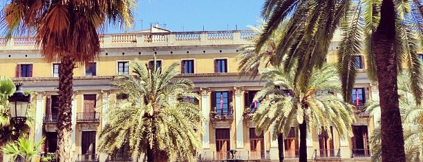 Plaça Reial is one of Esaさんのお気に入りスポット.