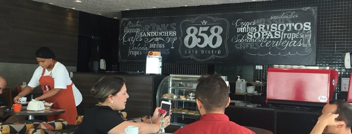 858 Café Bistrô is one of Cafeterias e Docerias.