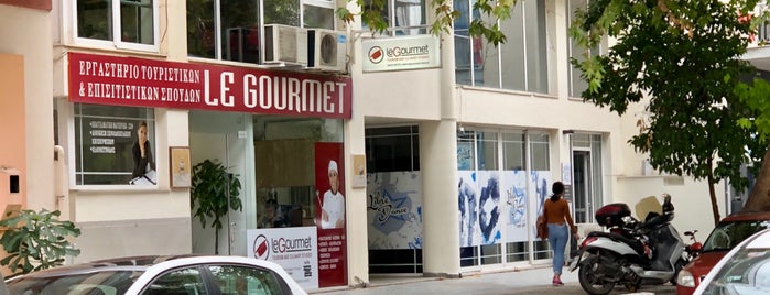 Le Gourmet is one of Lieux qui ont plu à Nikos.