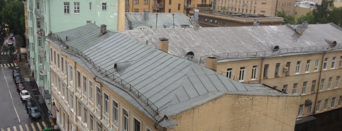 Дом Стуловых is one of Усадьбы и дворцы и доходные дома  Москвы.