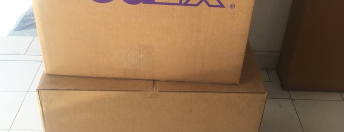 FedEx Centro de Envío is one of Antonioさんのお気に入りスポット.