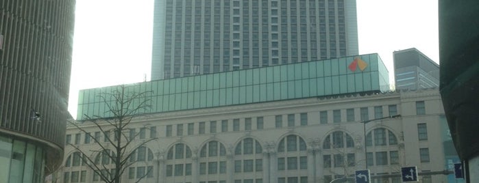 Namba Station is one of 大阪市営地下鉄 四つ橋線.