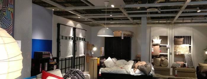IKEA is one of Larry : понравившиеся места.