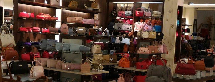 Elizabeth Shoes & Bags is one of shopping.