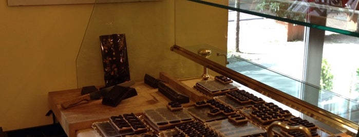 Neuhaus Maitre Chocolatier is one of Davide: сохраненные места.