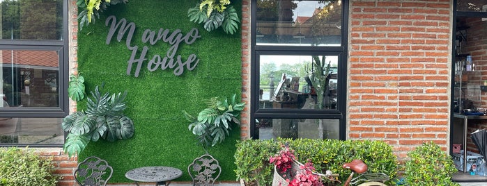 Mango House Cafe And Restaurant is one of Lugares favoritos de Pornrapee.