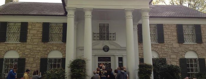 Graceland is one of Places to see before I die.