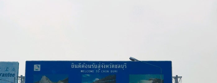 Mueang Chon Buri is one of Tempat yang Disukai Stanislav.