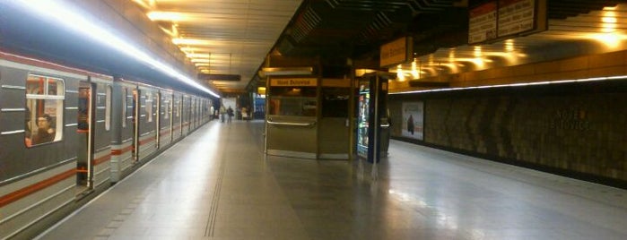 Metro =B= Nové Butovice is one of Tempat yang Disukai Nikos.
