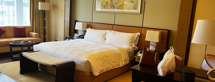 The Ritz-Carlton, Shenzhen is one of Lugares favoritos de Claudia.