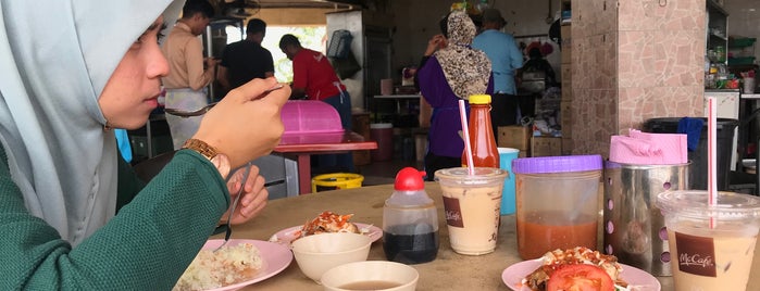 Nasi Ayam Ahla Natrah is one of @Pekan, Pahang.