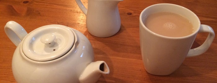 Lee Rosy's Tea is one of Nottingham WiFi Coffee Shops.