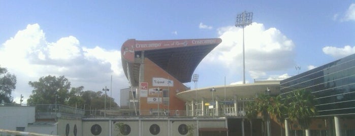 Estadio Nuevo Colombino is one of Onuba / Huelva York.