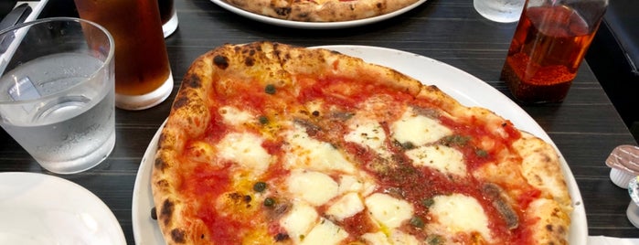 Pizzeria B is one of 飲食店.