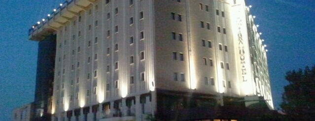 Almira Hotel Thermal Spa & Convention Center is one of Orte, die Oguz gefallen.