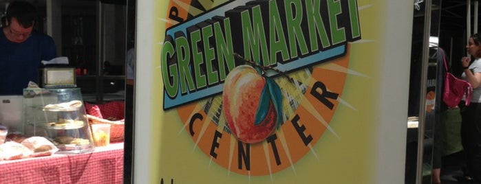 Peachtree Center Green Market is one of Tempat yang Disukai Chester.
