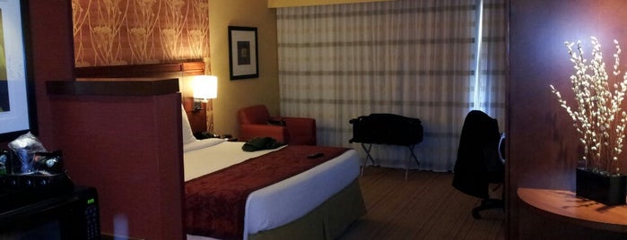 Courtyard by Marriott Denton is one of Ronさんのお気に入りスポット.