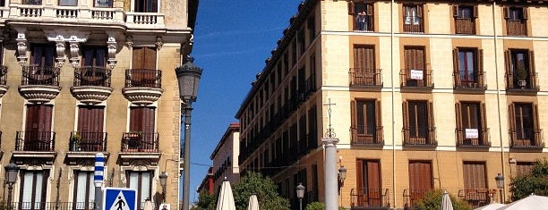 Plaza de Ramales is one of Madrid Capital 01.