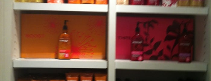 Bath & Body Works is one of Orte, die Sheila gefallen.