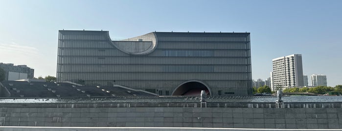 Shanghai Poly Grand Theatre is one of 江滬浙（To-Do）.