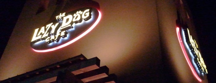 Lazy Dog Restaurant & Bar is one of Tempat yang Disukai Marie.