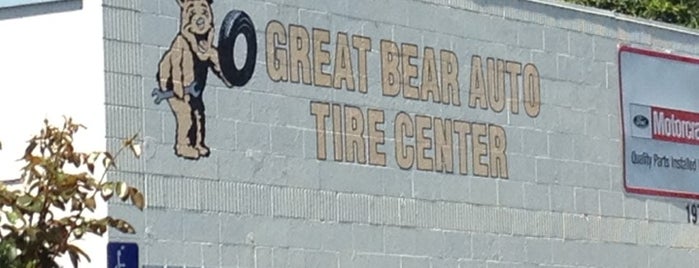 Great Bear Auto Tire Center is one of สถานที่ที่ Ryan ถูกใจ.