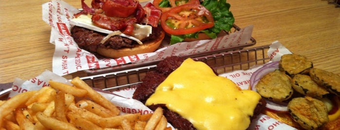 Smashburger is one of Lugares favoritos de Jason Christopher.