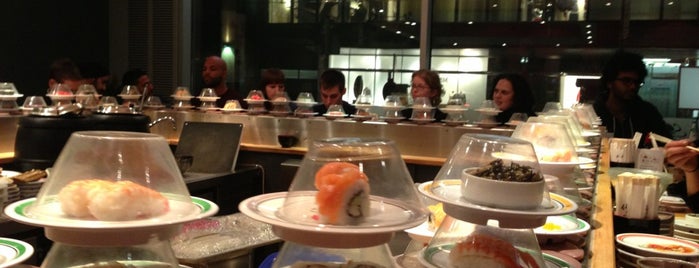 Sushi Circle is one of Tempat yang Disukai Andreas.