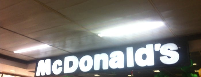 McDonald's is one of Lieux qui ont plu à Oswaldo.