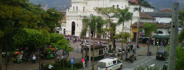 Parque de Envigado is one of For Colombia.