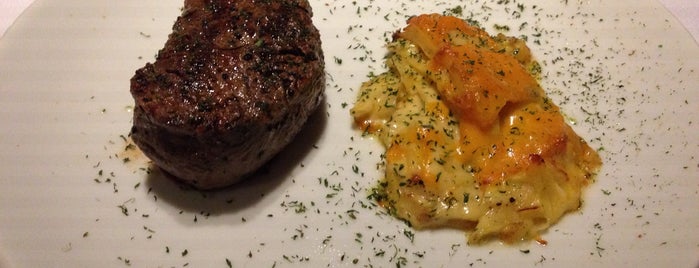 Fleming's Prime Steakhouse & Wine Bar is one of Henri's TOP Gourmet.