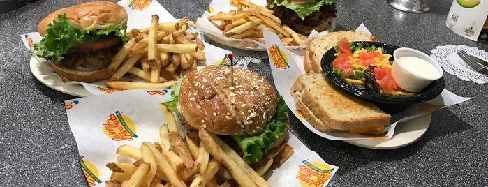 Johnny Rockets is one of Ianさんのお気に入りスポット.