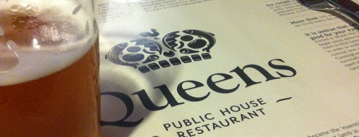 Queens Pub is one of Been.