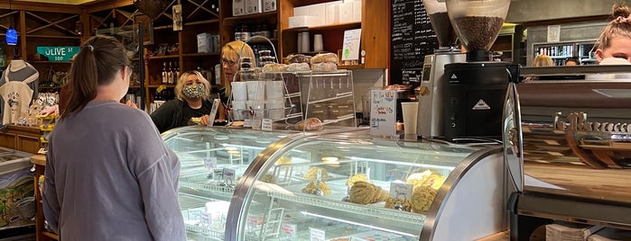 Olive Avenue Market is one of Redlands Coffee & Pastries.