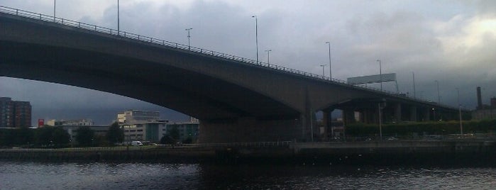 M8 Kingston Bridge is one of Lieux qui ont plu à Loda.