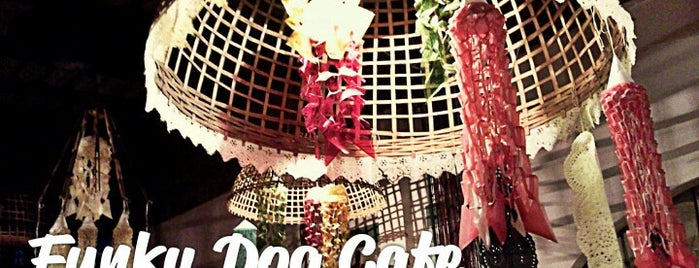 Funky Dog Cafe is one of Tempat yang Disimpan Jono.