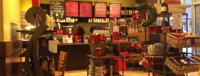 Starbucks is one of Tempat yang Disukai Nikkia J.