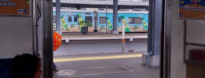 Stasiun Besar Duri is one of Makan siang.