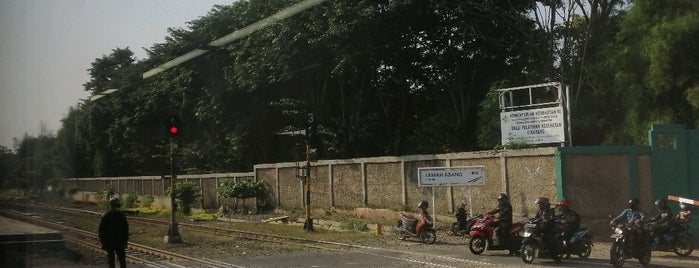 Stasiun Lemahabang is one of Daftar stasiun lintas BD-GMR.