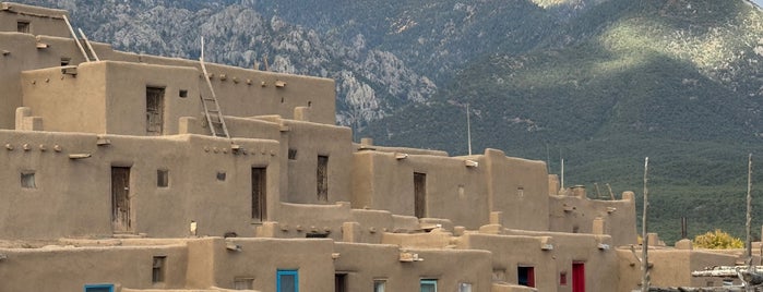 Taos Pueblo is one of Taos.