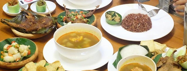 Warung Sunda Alas daun is one of Places to fullfil my hunger.