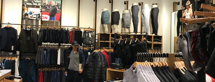 lululemon athletica is one of Portland Thanksgiving 2016.